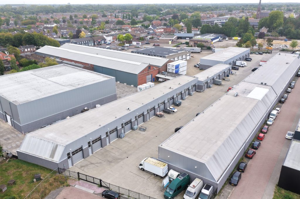 Oprichten bedrijfshal