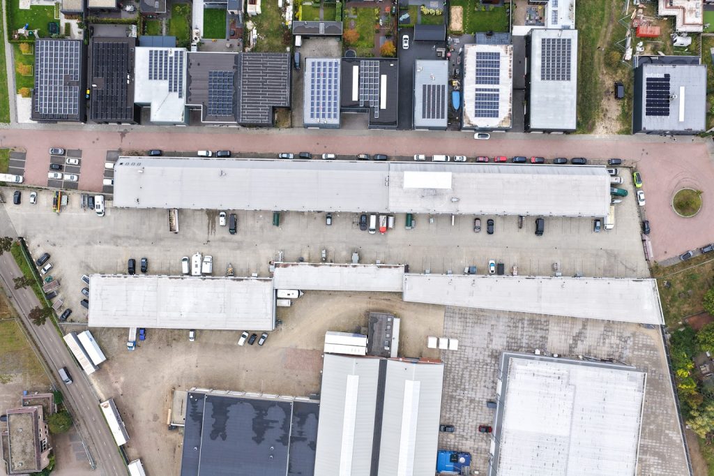 Oprichten bedrijfshal