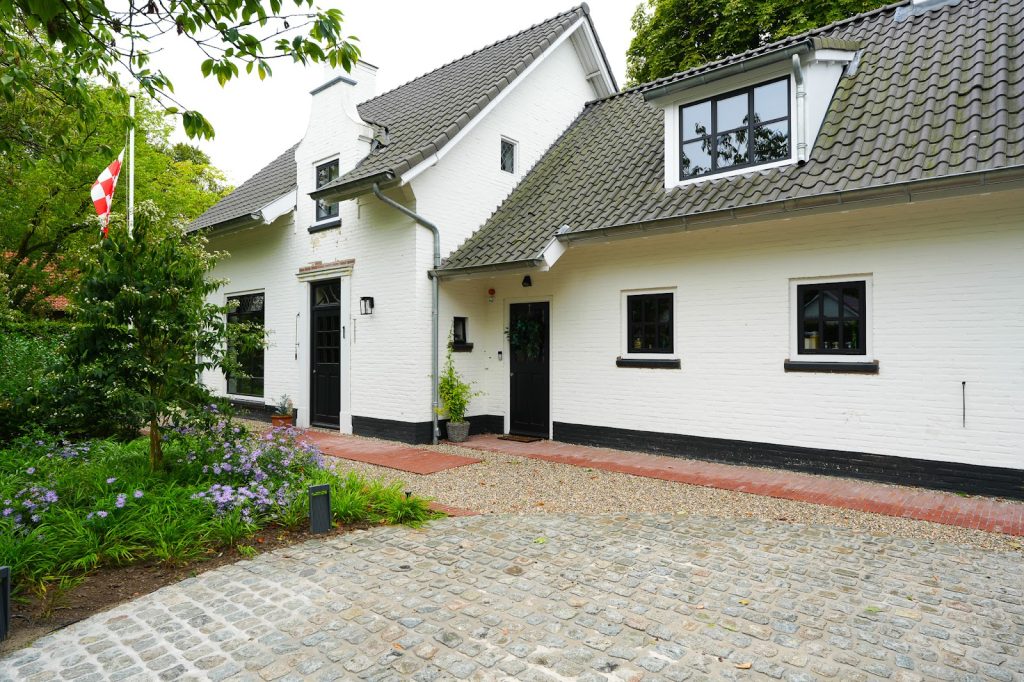 Oprichten Poolhouse en bijgebouw