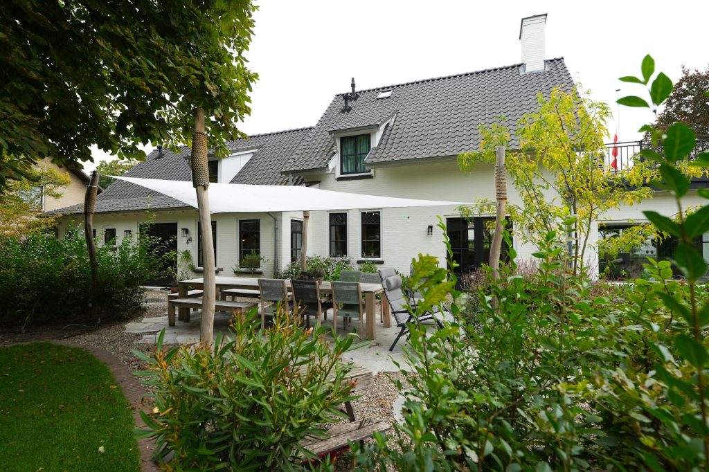 Oprichten Poolhouse en bijgebouw